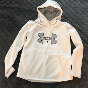 Women’s under armour hoodie xtra small
